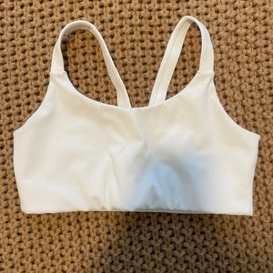 Girlfriend Collective Lou V-back sports bra — NEVER WORN